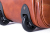 Trolleytasche aus braunem Kalbsleder Rollen Detail | Council's Trolley X